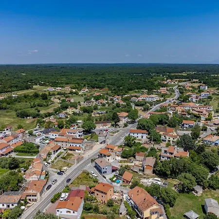 Casa vacanze Mit Privatpool Fuer 6 Personen Ca 140 Qm In Loborika, Istrien Suedkueste Von Istrien