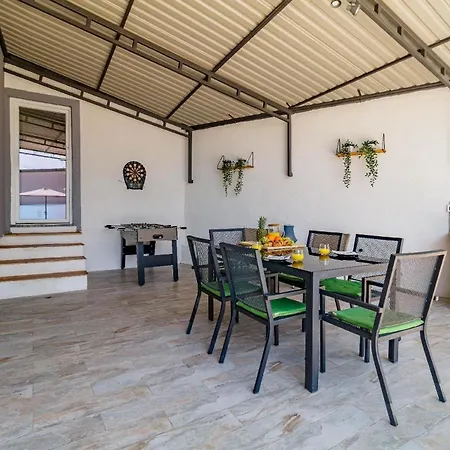 Mit Privatpool Fuer 6 Personen Ca 140 Qm In Loborika, Istrien Suedkueste Von Istrien Loborika