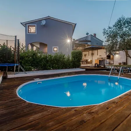 Mit Privatpool Fuer 6 Personen Ca 140 Qm In Loborika, Istrien Suedkueste Von Istrien Holiday home *