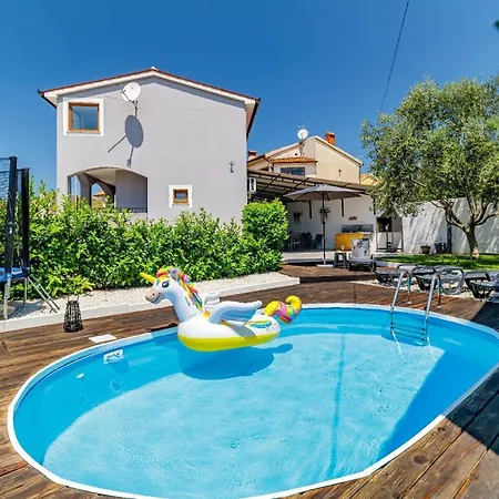Mit Privatpool Fuer 6 Personen Ca 140 Qm In Loborika, Istrien Suedkueste Von Istrien Holiday home Loborika