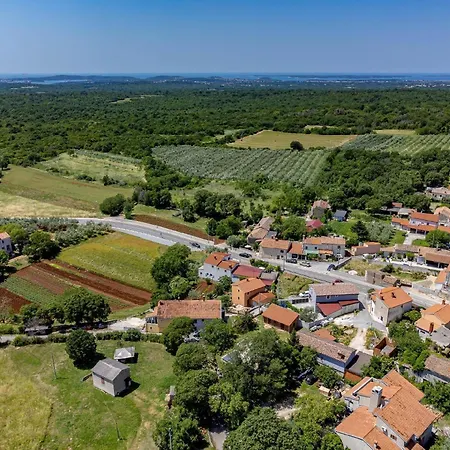 Сasa de vacaciones Mit Privatpool Fuer 6 Personen Ca 140 Qm In Loborika, Istrien Suedkueste Von Istrien